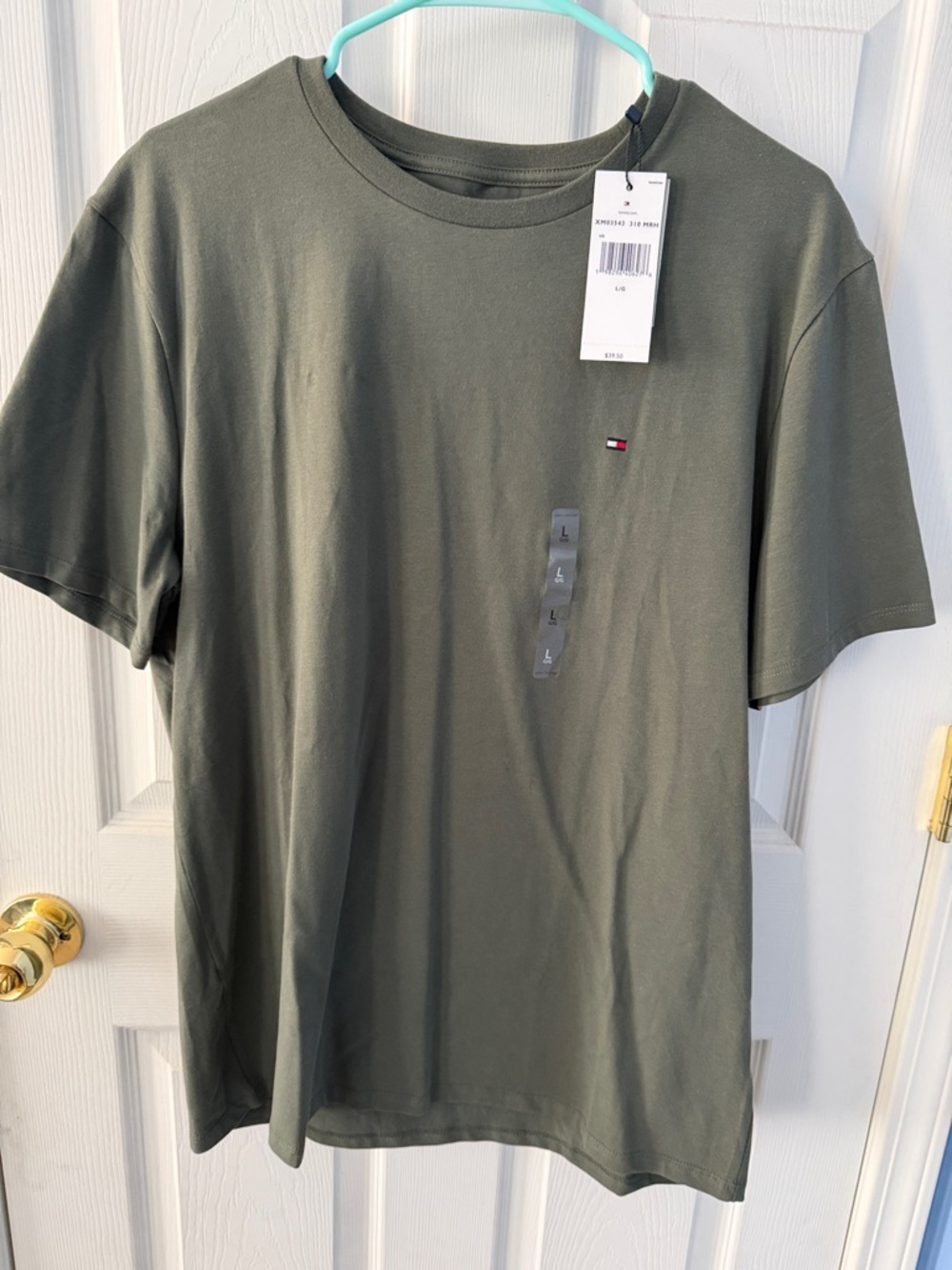 Tommy Hilfiger men’s nwt size large Olive Green Short-Sleeve Crew Neck Tee
